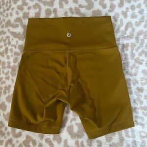 Lululemon Wunder Train HR 6” Shorts, Gold Spice, Size 4